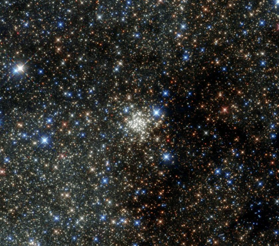 哈勃望远镜拍摄圆拱星团美丽图像--贵州新闻网