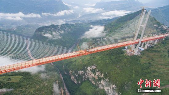世界第一高桥贵州水城合龙--贵州新闻网