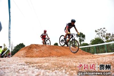 2017多彩贵州自行车联赛总决赛铜仁玉屏开赛