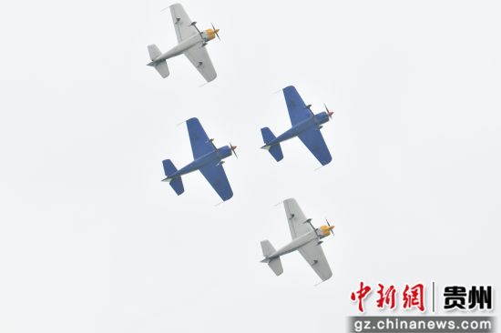 XA-42四机编队表演，上演极具观赏性的空中芭蕾表演。第一通航供图