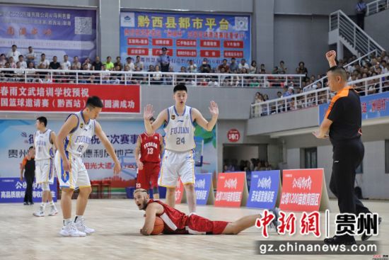 2019年洲俱杯四国职业篮球冠军赛贵州黔西站开赛 瞿宏伦 摄